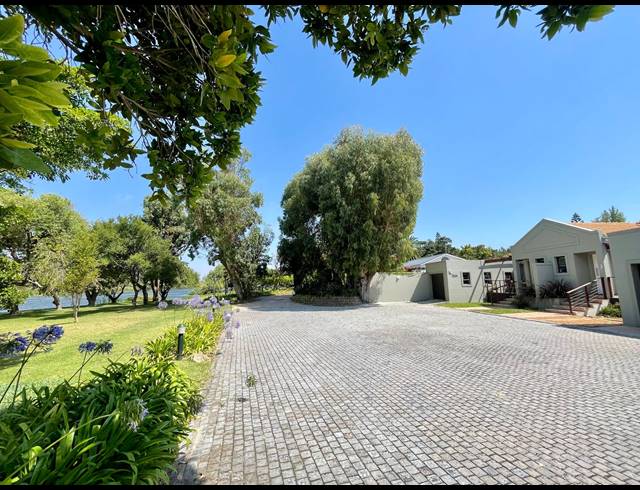 2 BEDROOM FREEHOLD FOR SALE IN ELFINDALE